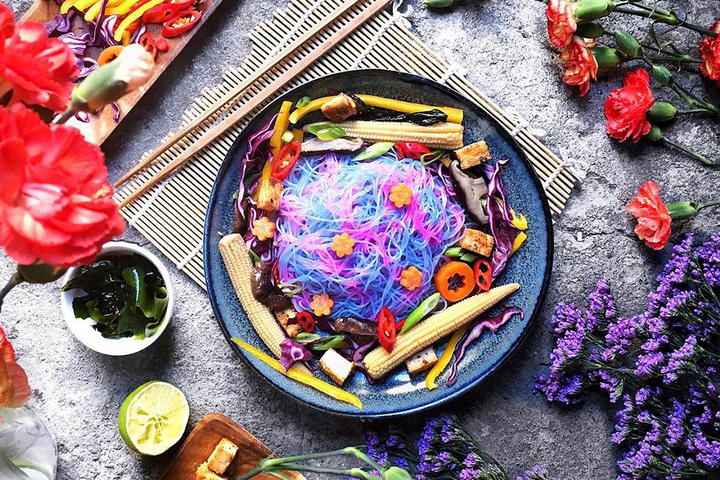 Noodle Unicorn: Makanan Sehat Warna-Warni yang Bikin Jatuh 