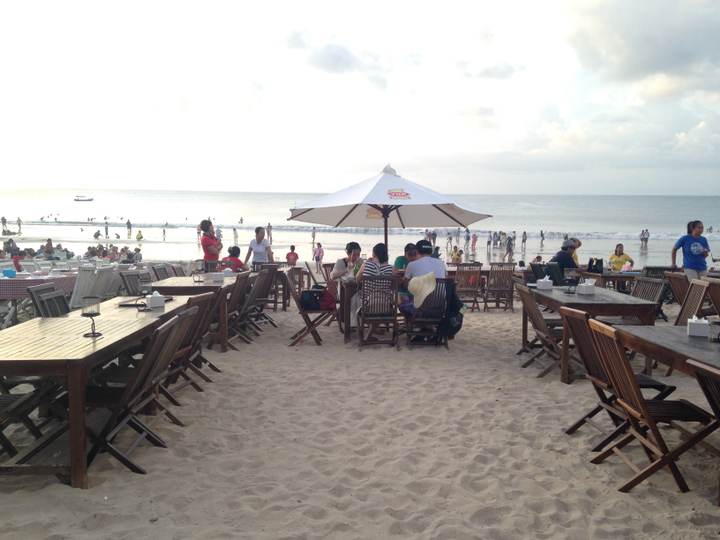 Nyoman Caf���© 5 Spot Halal Biar Kamu Makan Tanpa Cemas di Bali