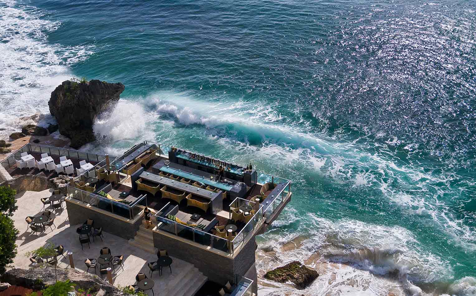 Rock Bar Bali ���¢�¯�¿�½�¯�¿�½ Ayana Resort and Spa Surga Dunia Bisa Dinikmati di Restoran Dengan View Alam Bali Ini