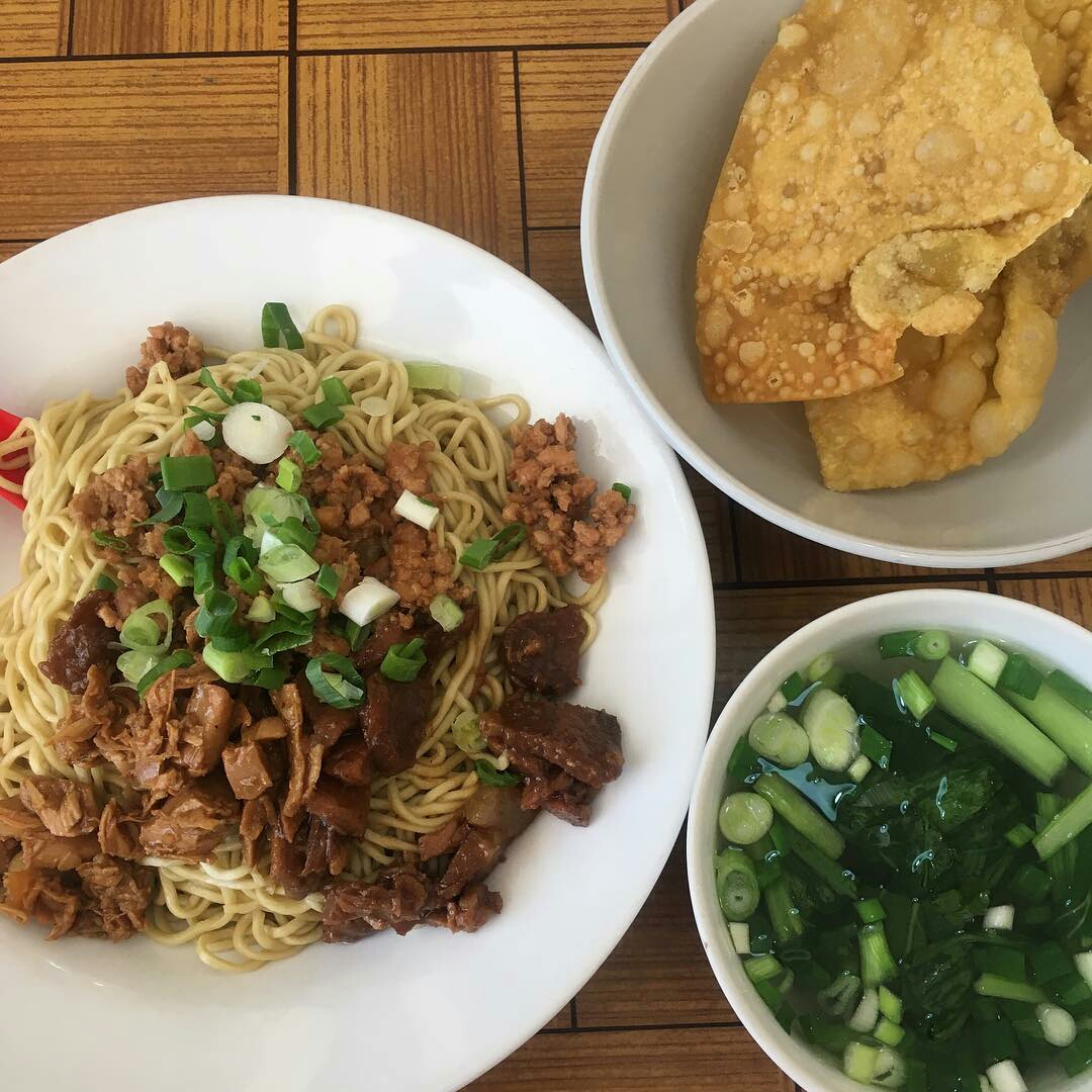 Bakmi Aloi 7 Spot Kuliner Babi Enak Di Bandung