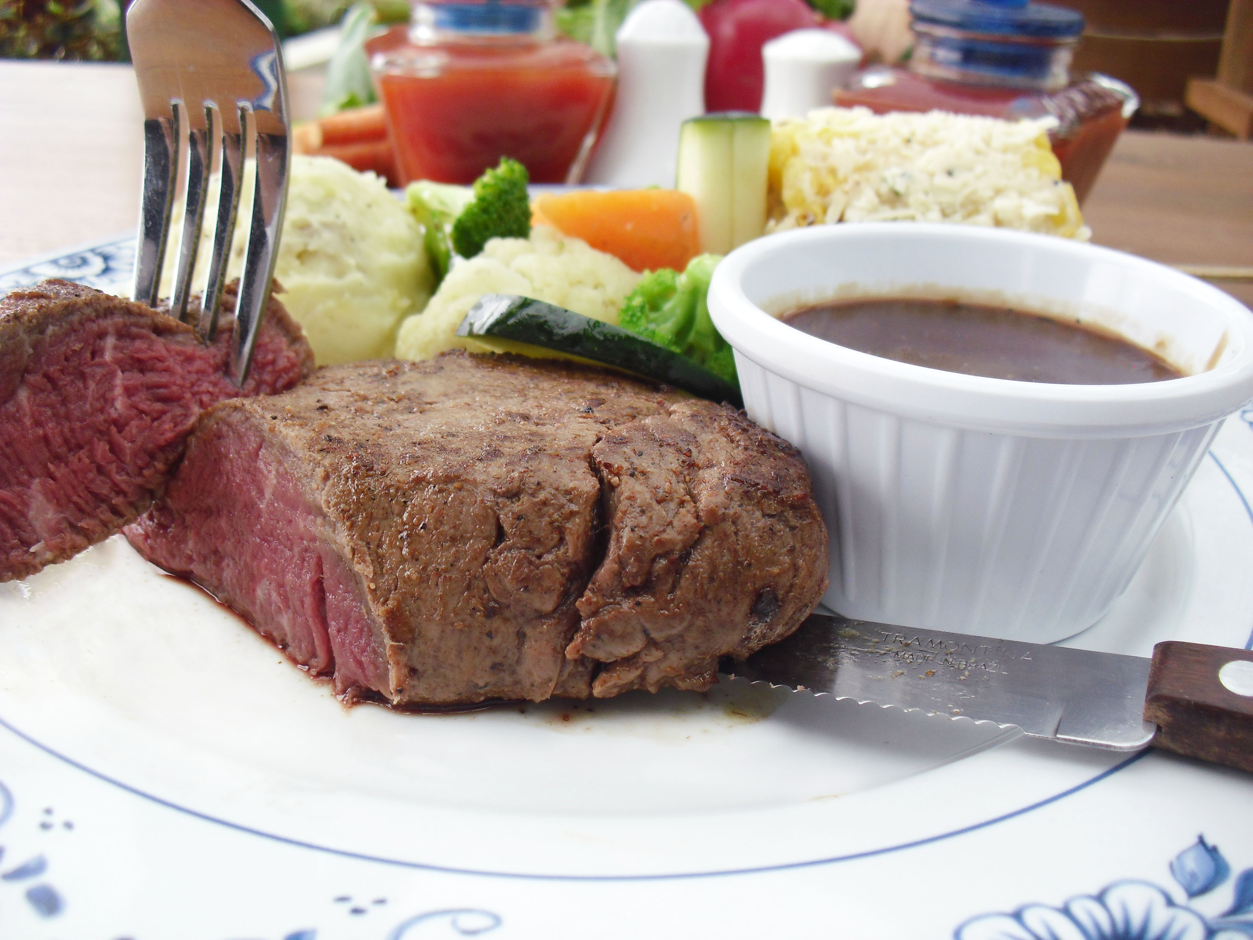 Puncak Pass Restoran Spot Barbecue-an Sambil Menikmati Sejuknya Alam Puncak