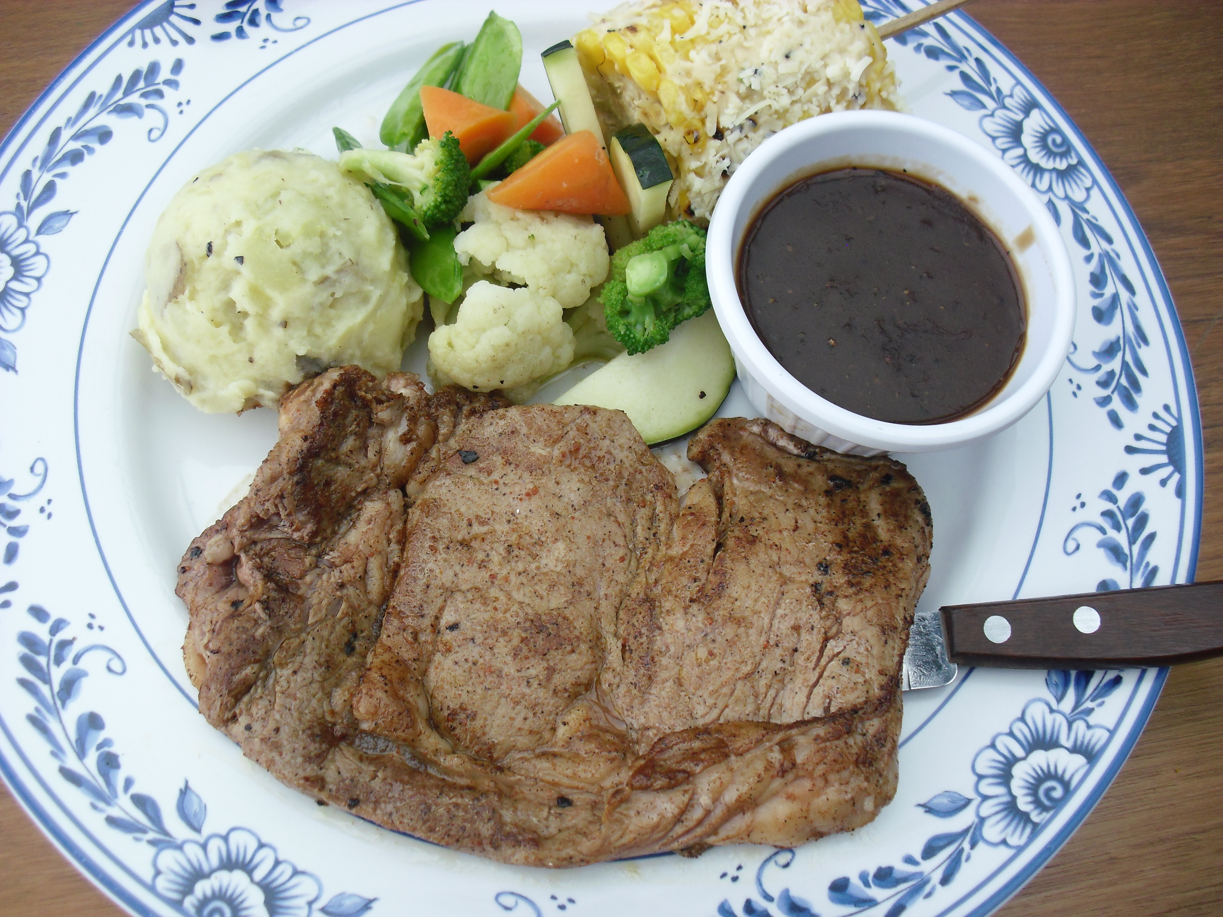 Puncak Pass Restoran Spot Barbecue-an Sambil Menikmati Sejuknya Alam Puncak