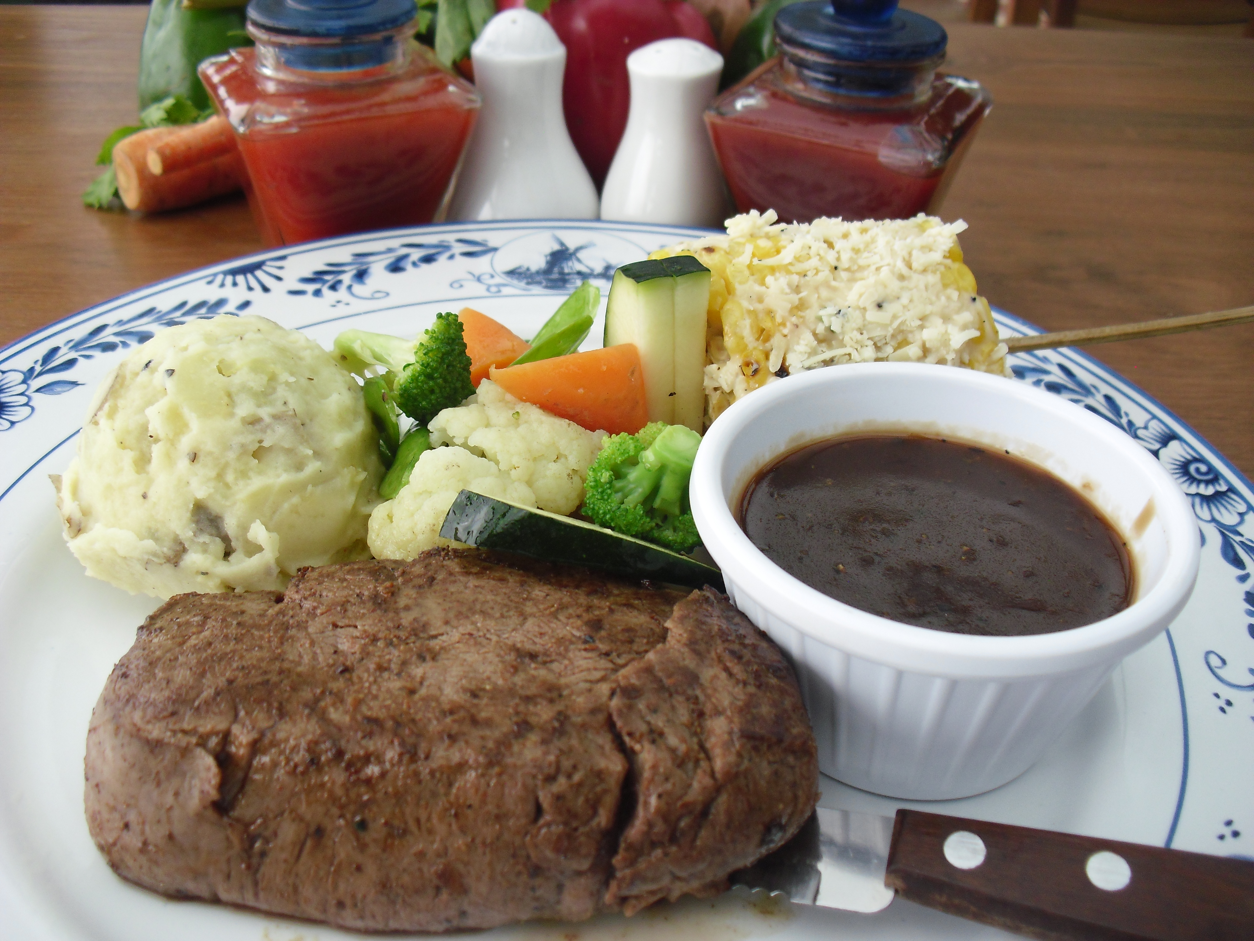 Puncak Pass Restoran Spot Barbecue-an Sambil Menikmati Sejuknya Alam Puncak