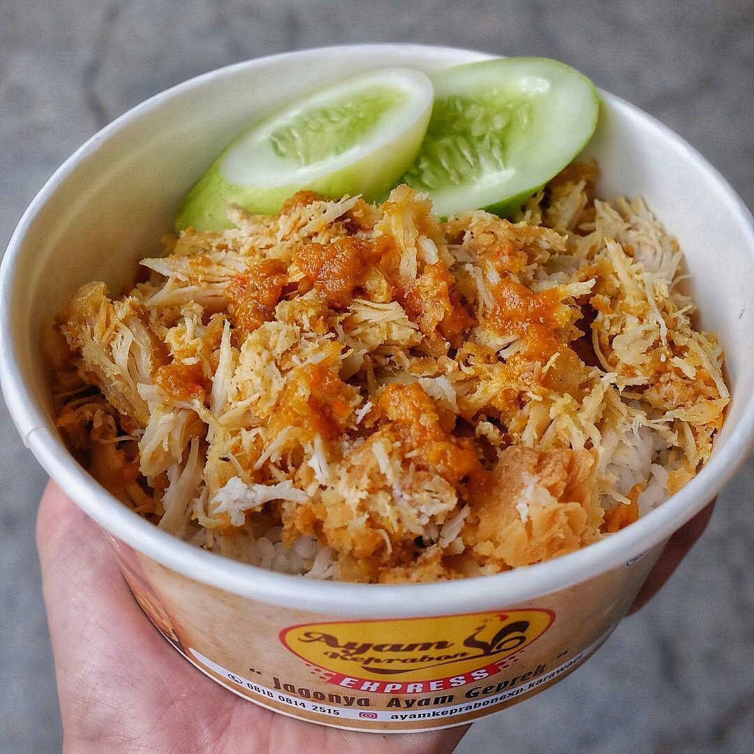 Ayam Keprabon Express ayam geprek yang antri berjam-jam