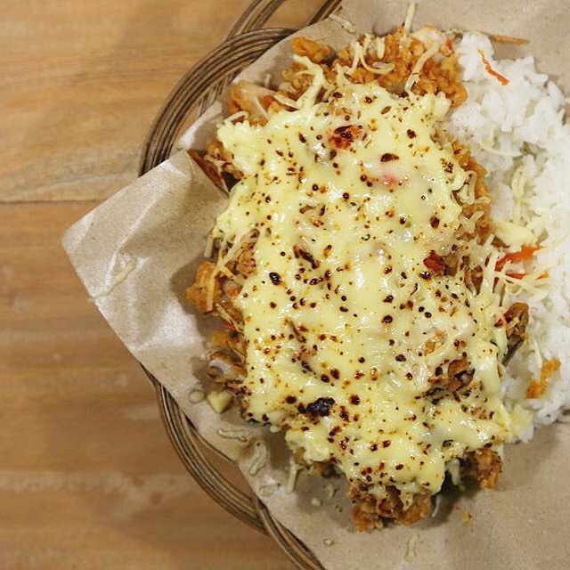 Ayam Geprek Mas Eko ayam geprek yang antri berjam-jam