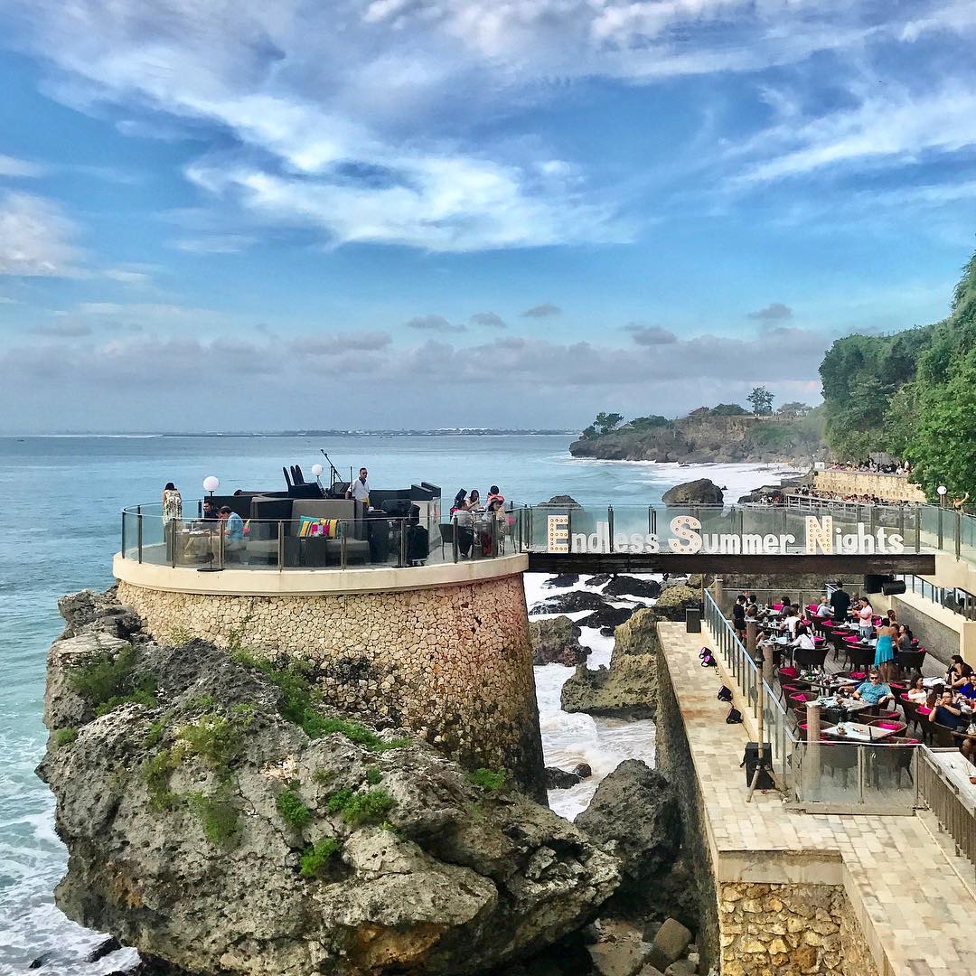 Rock Bar Bali Ayana Resort and Spa dipinggir teping bali