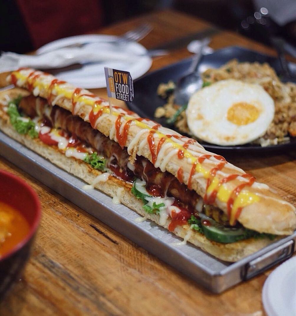 OTW Food Street jumbo