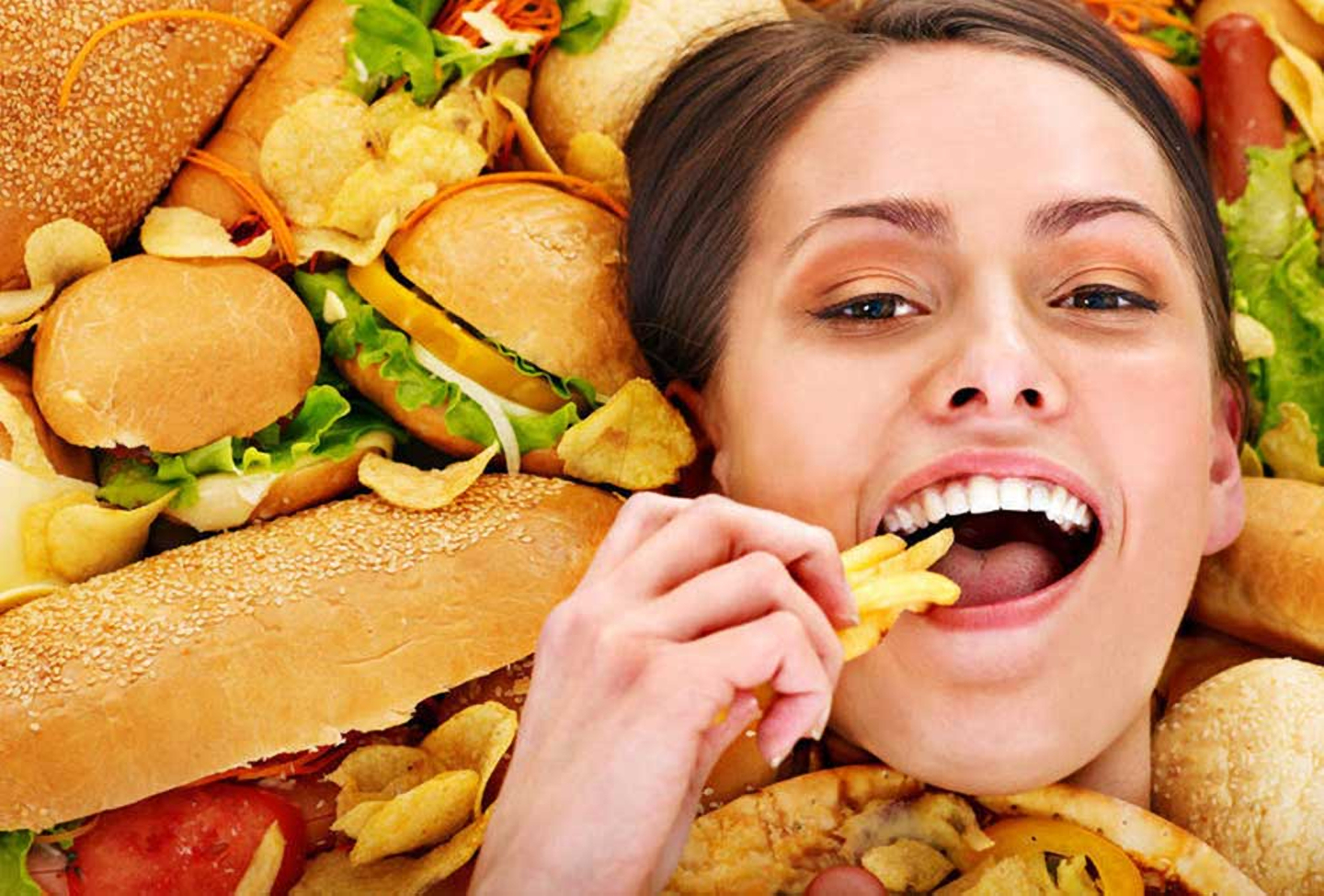 Слабость после жирной пищи. Вредная еда. Неправильное питание. Плохая еда. Нездоровая пища.