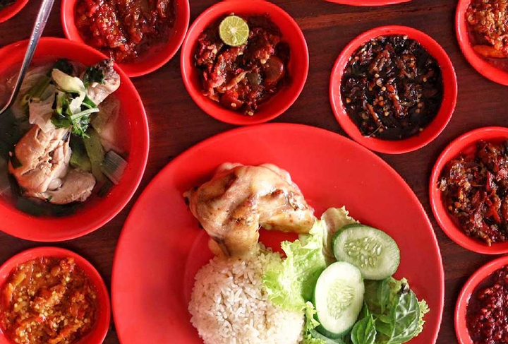 Luar Biasa Enaknya 7 Ayam  Goreng Sambal Pedas di Bandung Ini