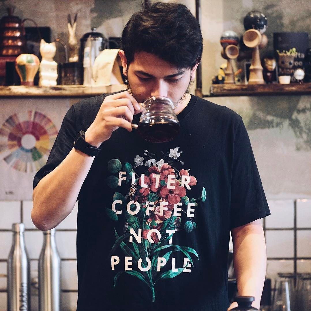 Tampang 5 Barista Keren yang Bikin Kopimu Jadi Lebih Manis