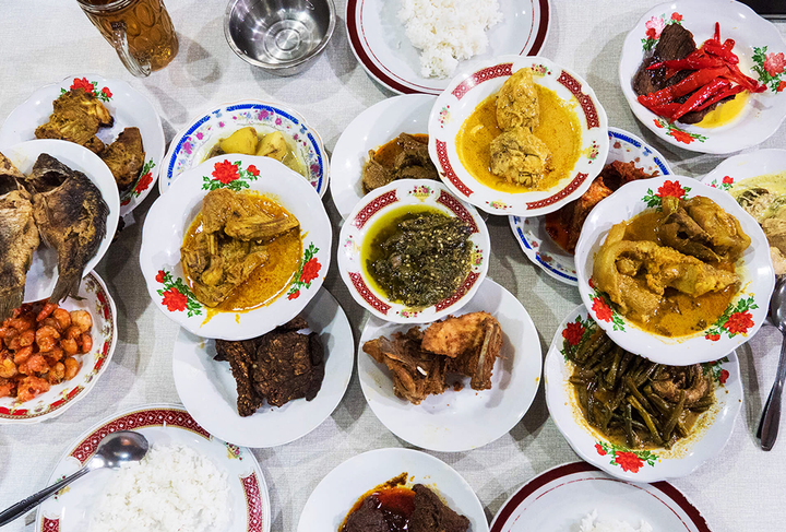 5 Tempat Makan Minang Tertua di Jakarta yang Rasanya Lamak 