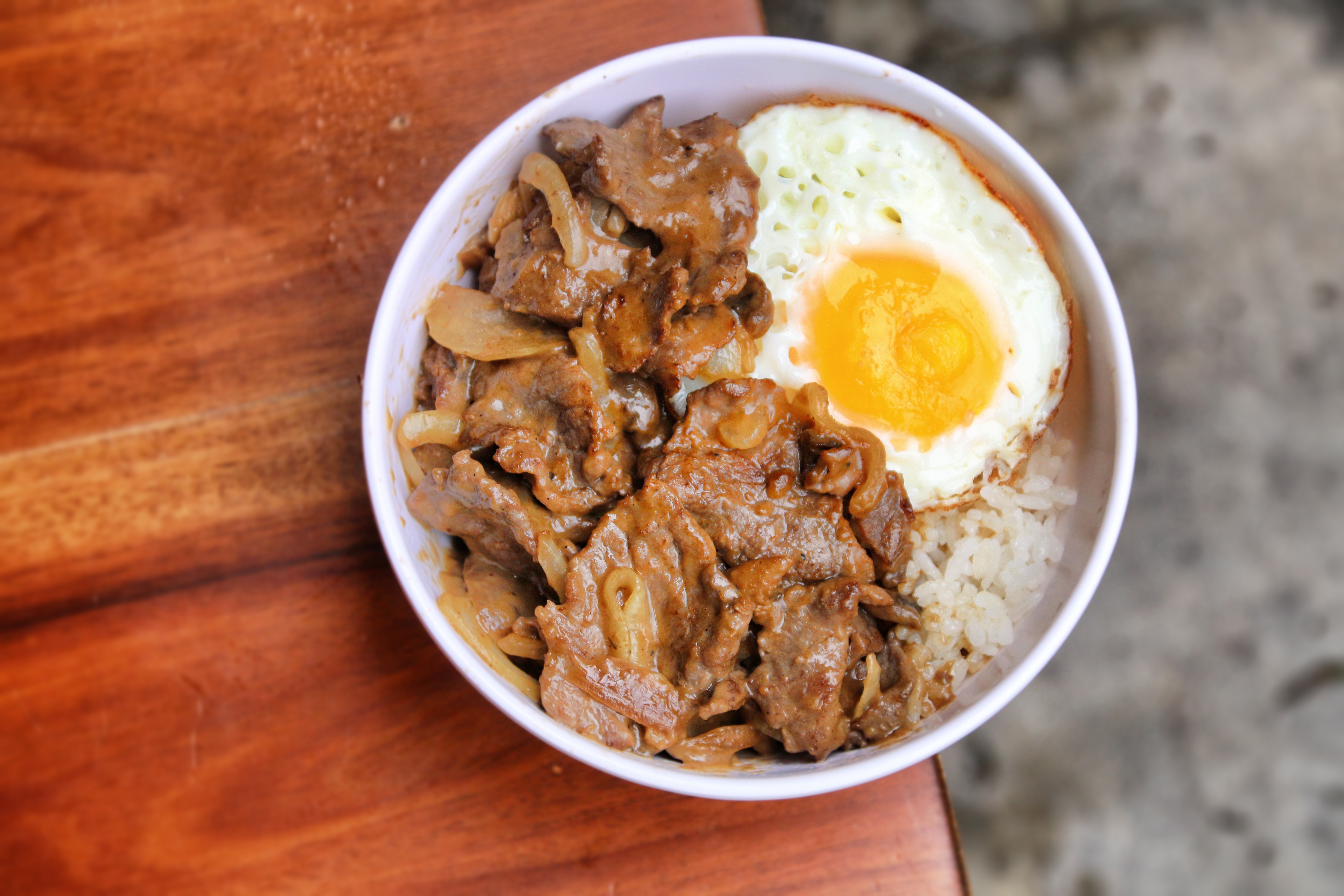 10 Menu Andalan di Warunk Upnormal yang Nggak Boleh Terlewatkan