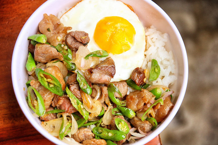 10 Menu Andalan di Warunk Upnormal yang Nggak Boleh Terlewatkan