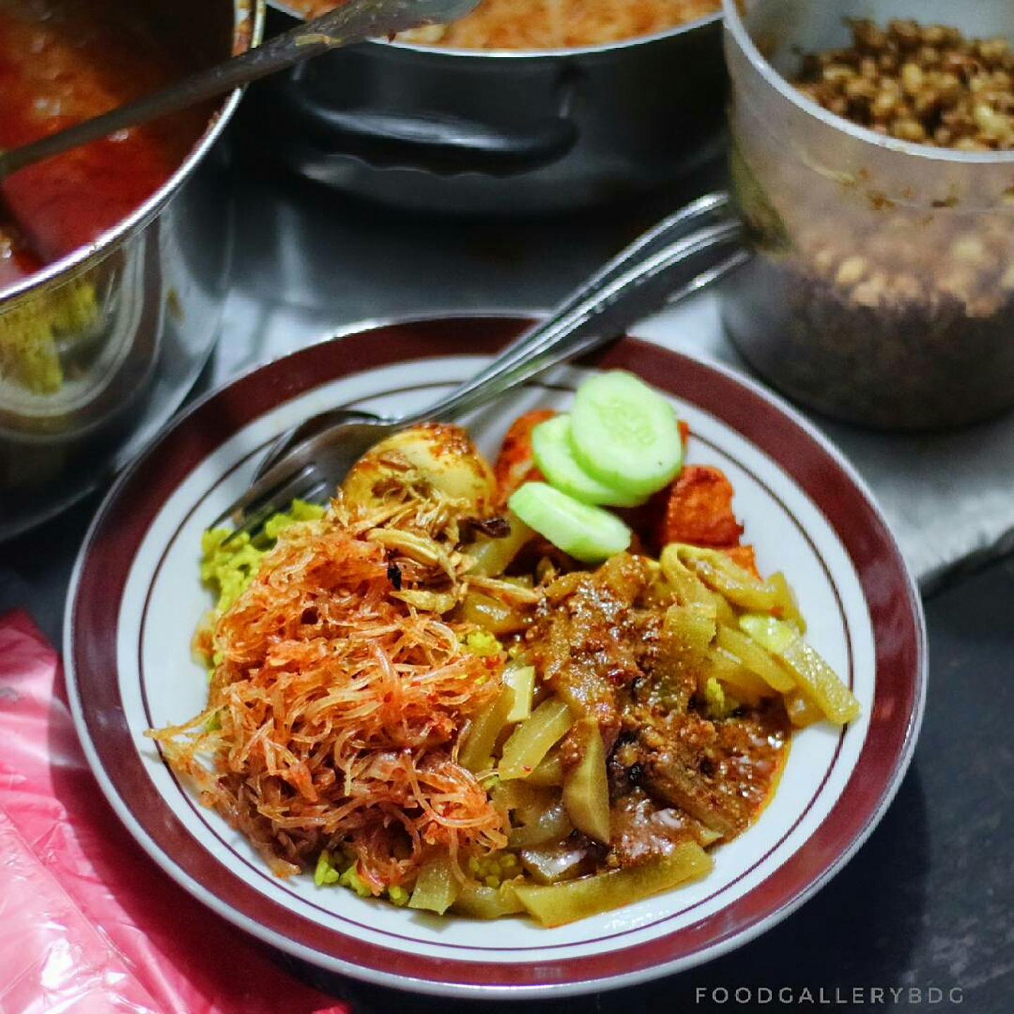 5 Spot Nasi Kuning Enak Di Bandung Yang Bikin Kamu Sulit Berpaling