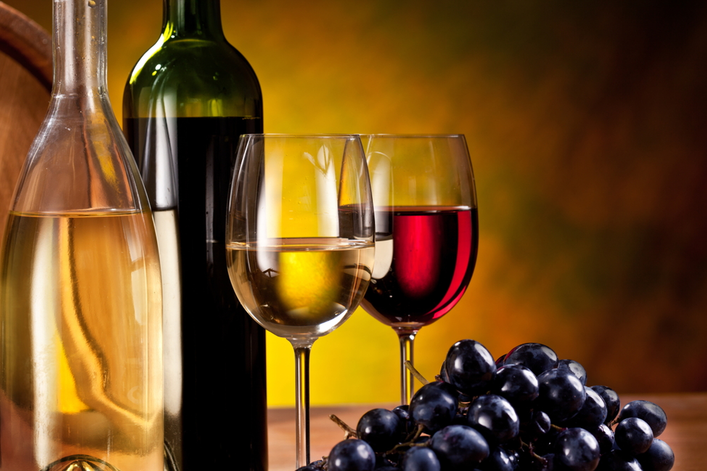 Vino. Алкоголь вино. Французские напитки. Французское вино в бокале. Французские бокалы для вина.