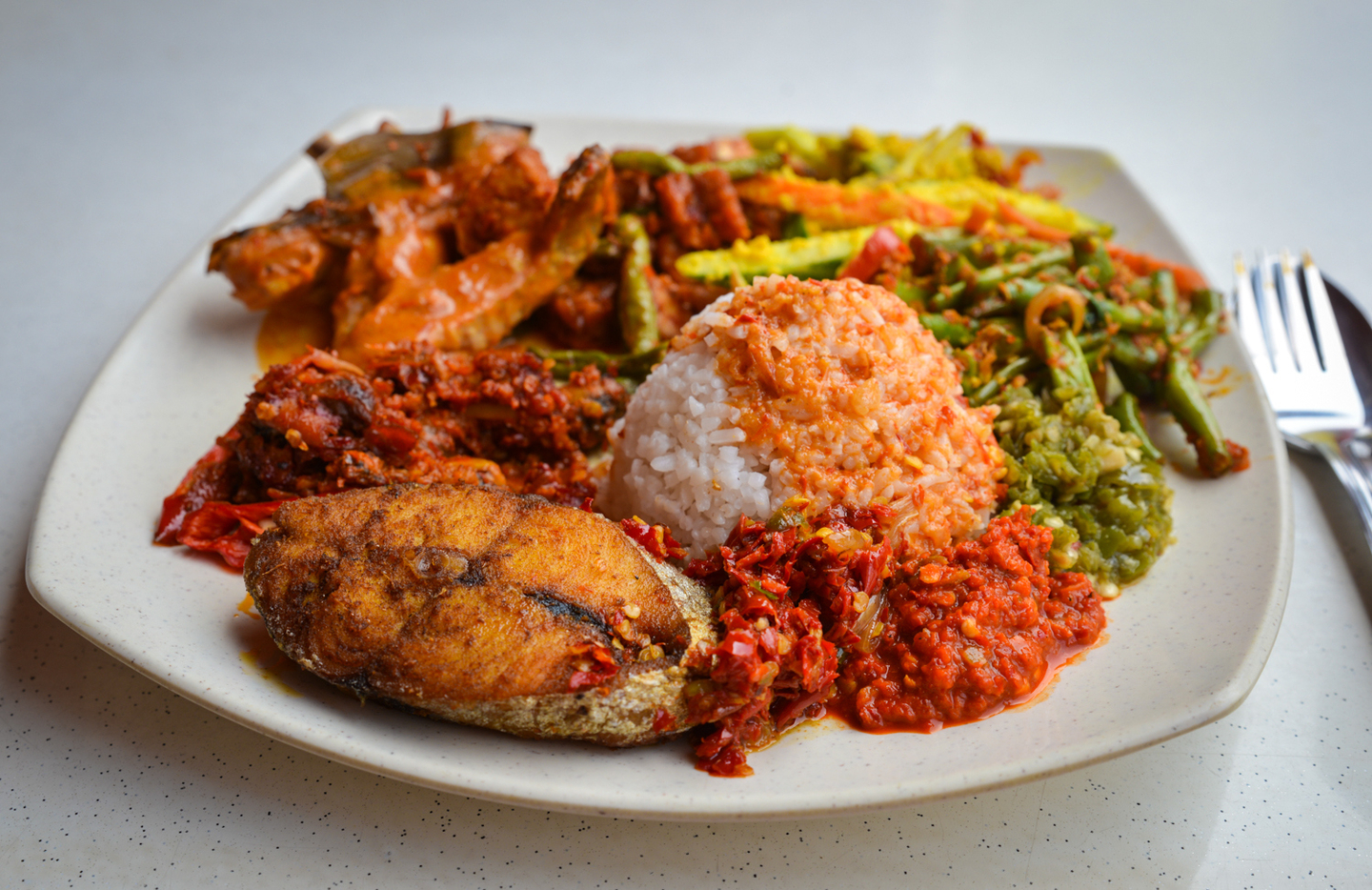 5 Makanan Yang Nikmat Banget Dimakan Pake Tangan