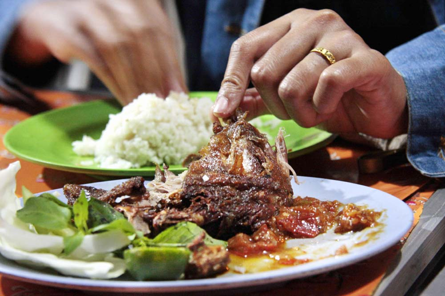 7 Bebek Goreng Paling Garing di Jakarta