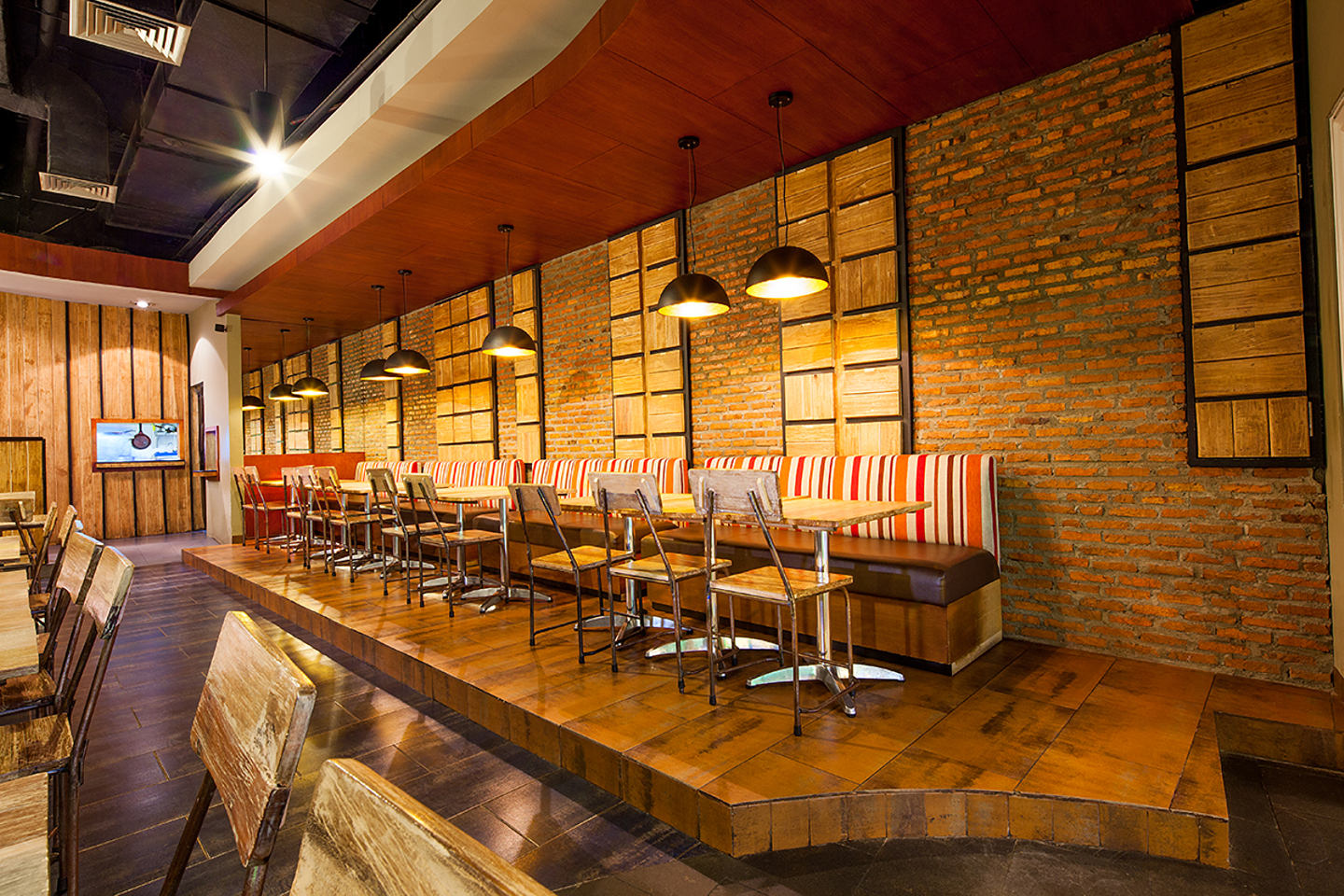 Hangout di Glosis sambil Menikmati Weekdays Lunch Promo