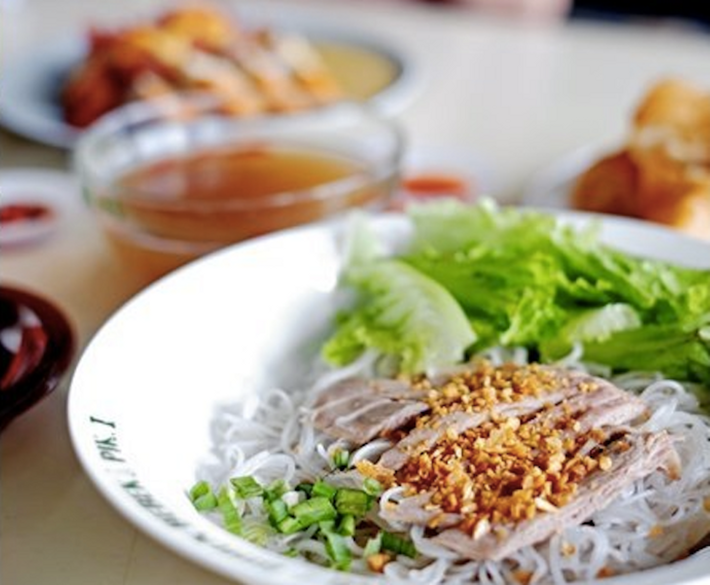 7 Tempat Makan Bihun Bebek Paling Skoy Di Jakarta