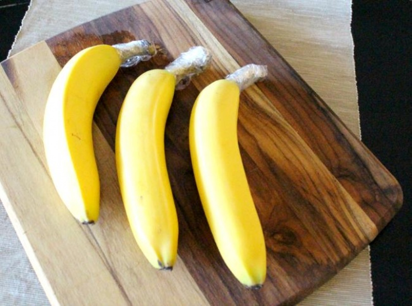 Как сохранить бананы в домашних условиях. Бананы. Бананы хранение. Бананы свежие. Кончик банана.