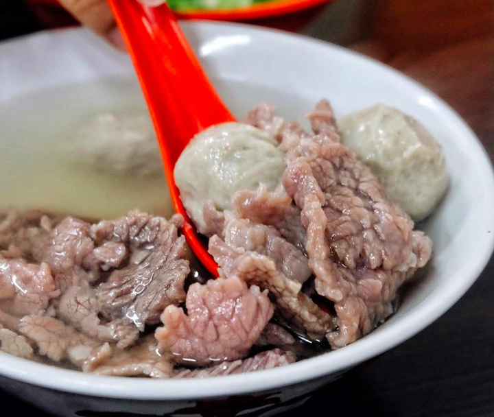 Bakso Akiaw 9 Tempat Makan Legendaris yang Wajib Kamu Coba di Jakarta - chubbytraveller