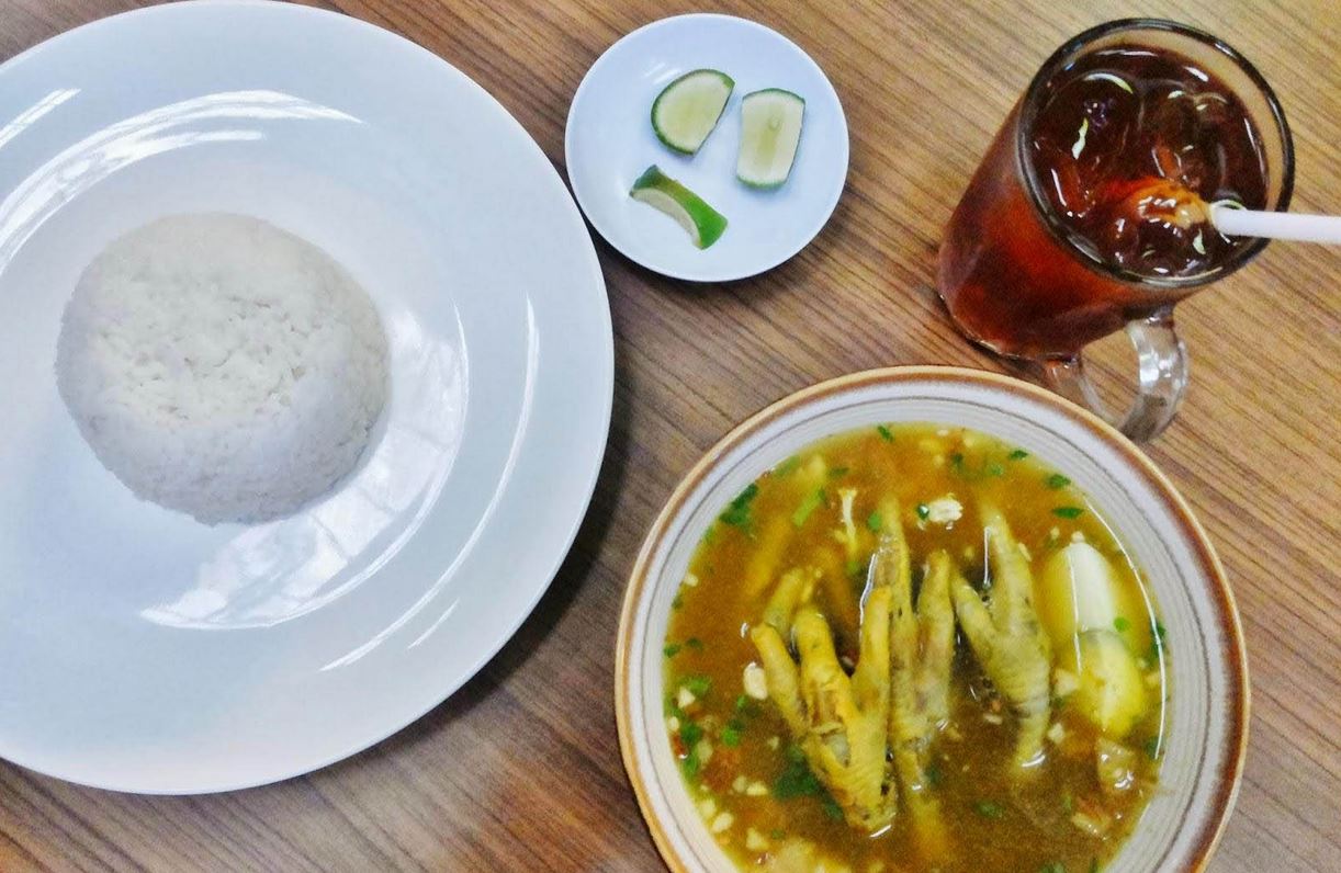 buka dan sahur menu makan puasa pak Qraved'   ceker gandaria Soto ali