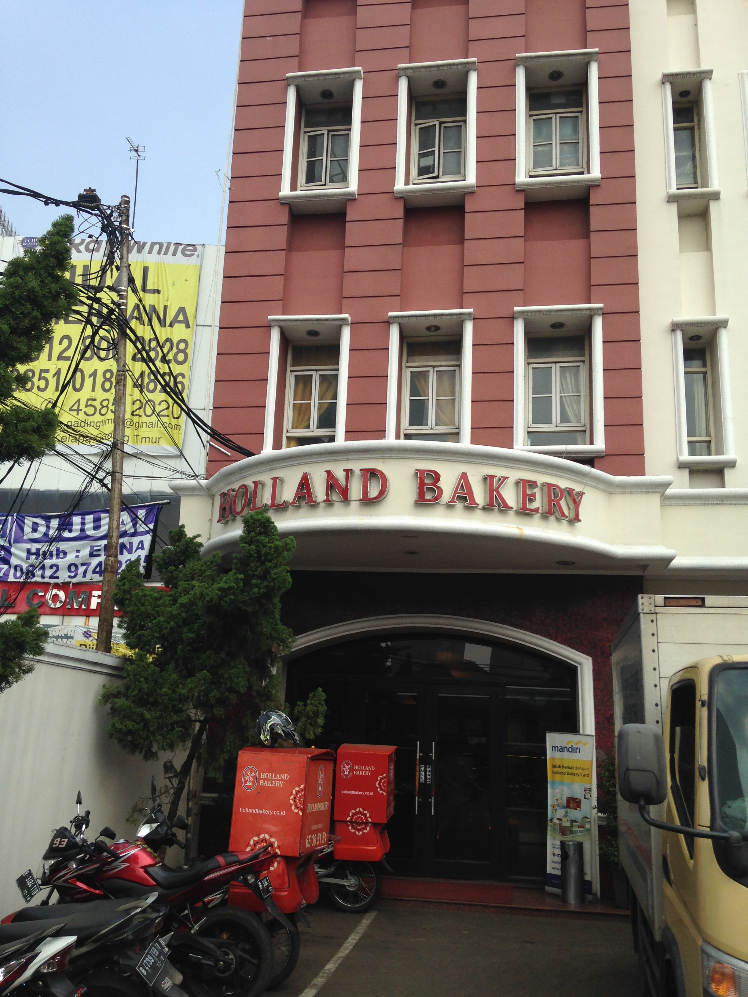  Holland  Bakery  Jatinegara Order Go Food or Booking