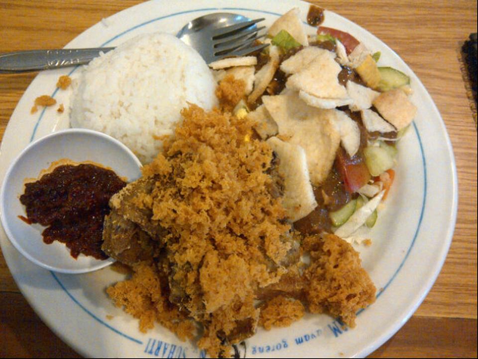Ayam goreng suharti rawamangun Qraved Ayam goreng suharti rawamangun Qraved