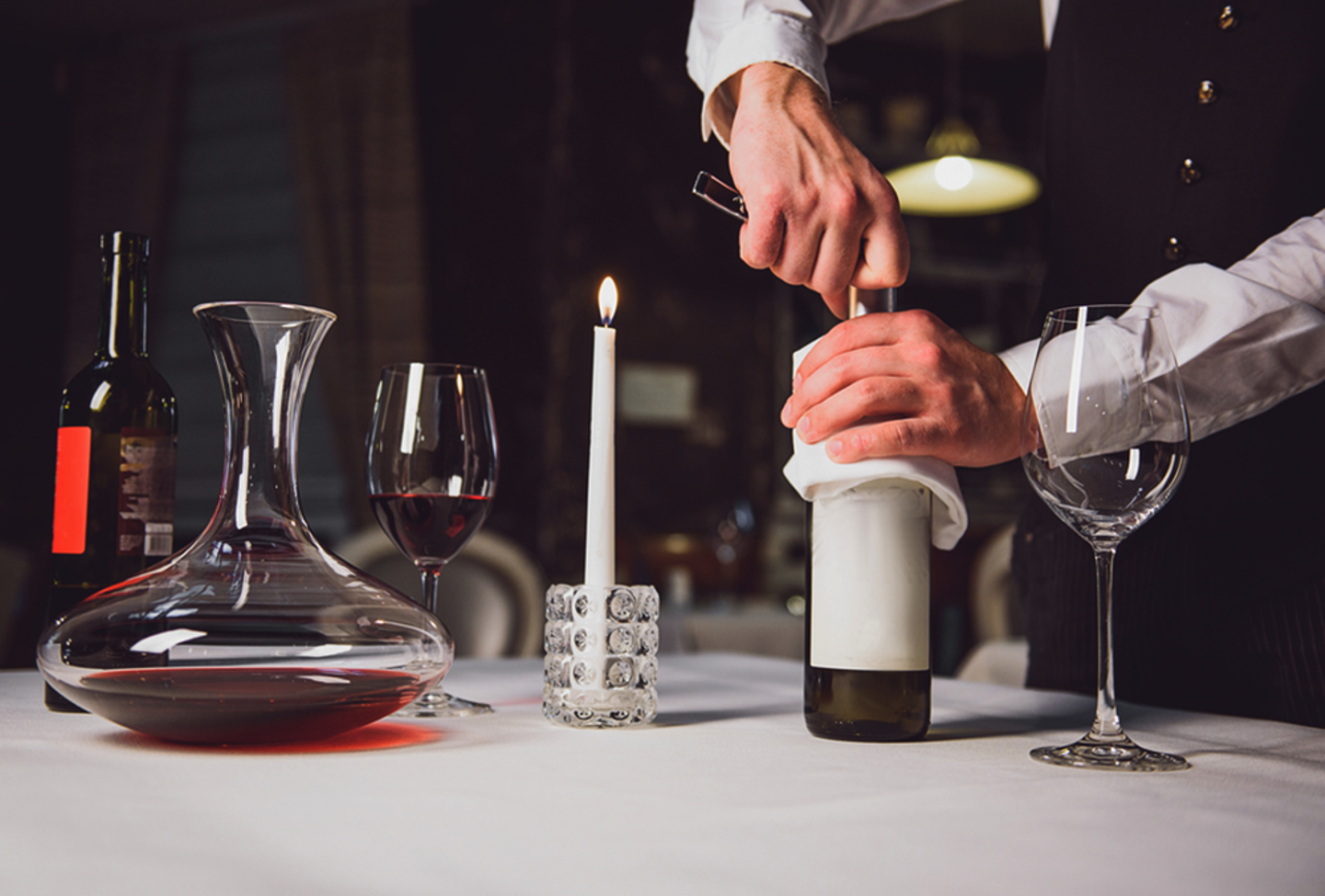 Wine 101 Cara Membuka Wine yang Benar Menurut Sommelier