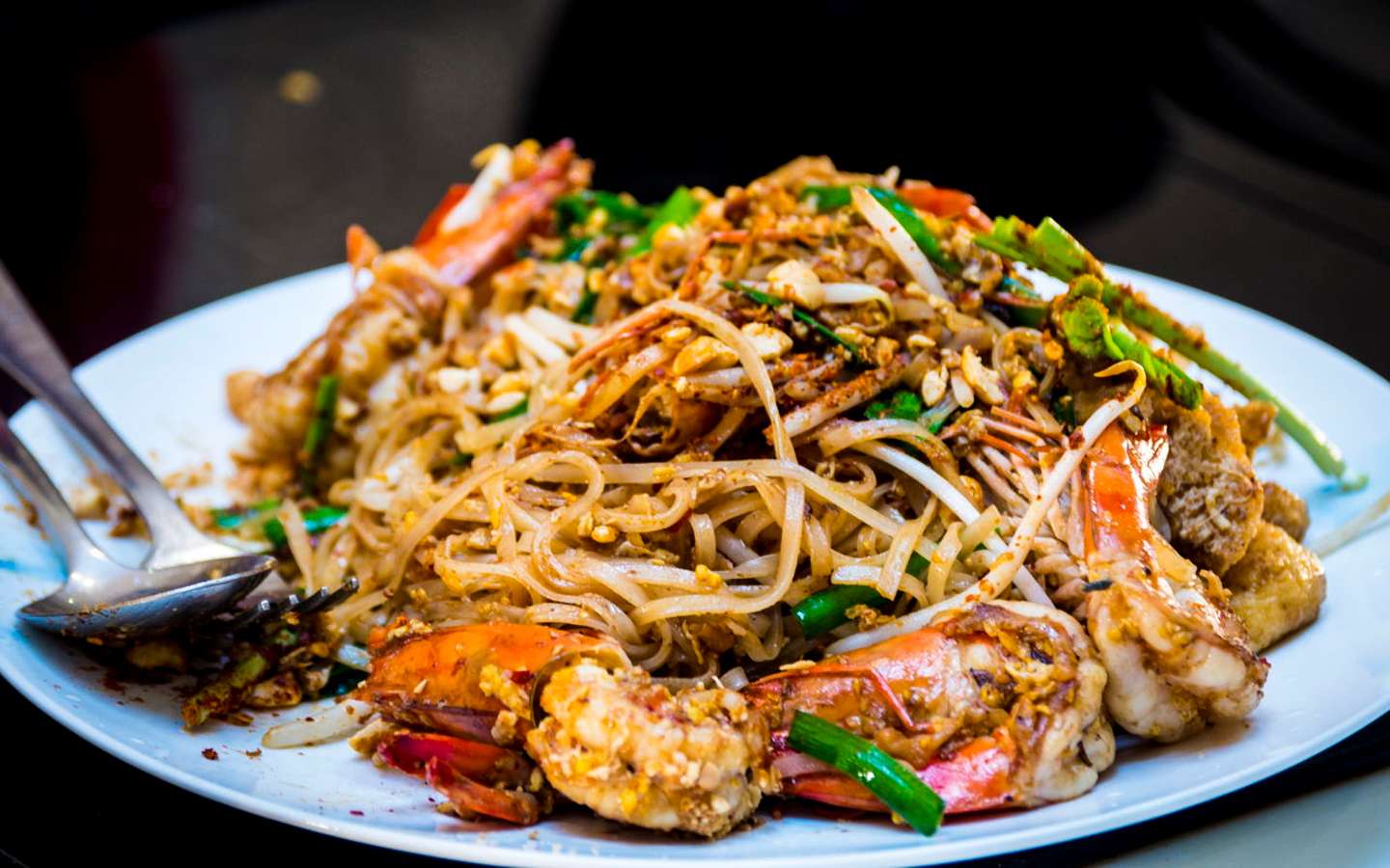 Пад это. Пхат Тхай. Таиланд пад Тай. Phad Thai лапша. Тайское блюдо пад Тай.