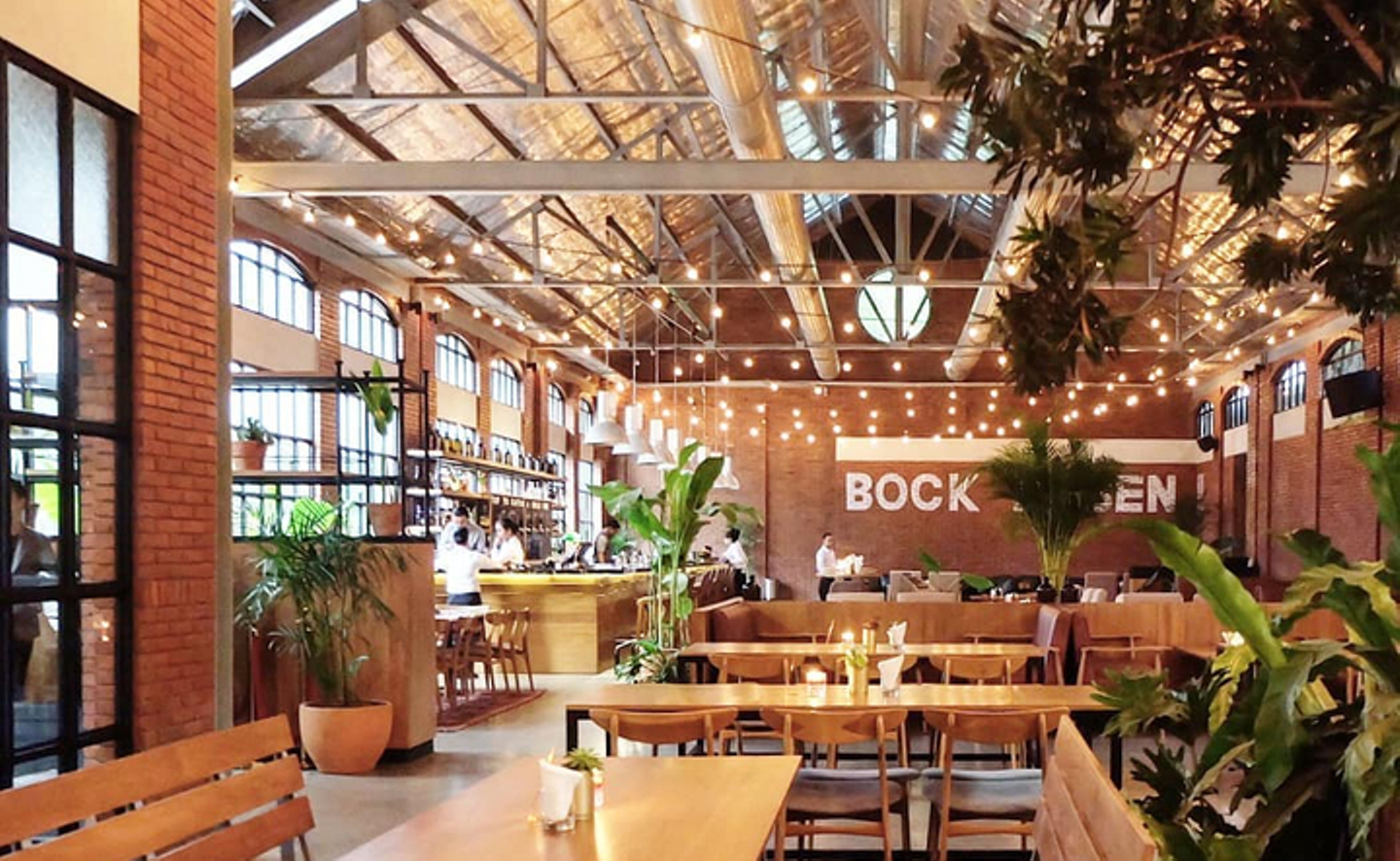 Beer Hall Spot Minum Bir di Jakarta dengan Suasana Jerman