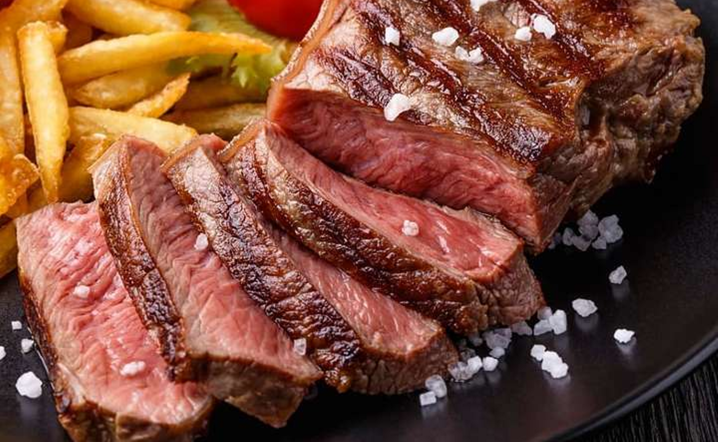 Cara Unik Makan Steak Sesuai Selera di Meat Me Steak House & Butchery