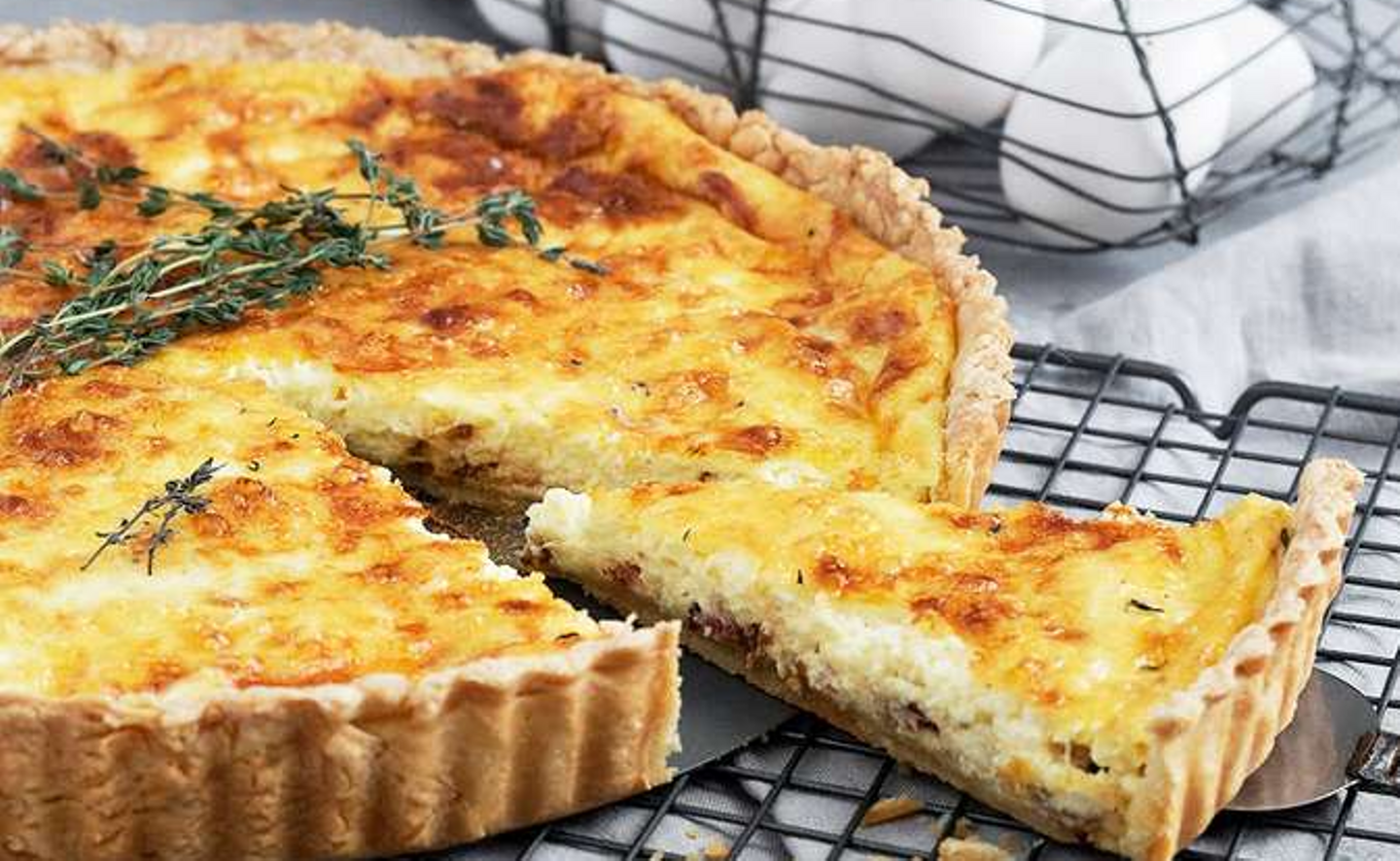 Киш пирог. Quiche Lorraine. КИШ Лорен. Французский пирог КИШ Лорен. КИШ Лорен с беконом.