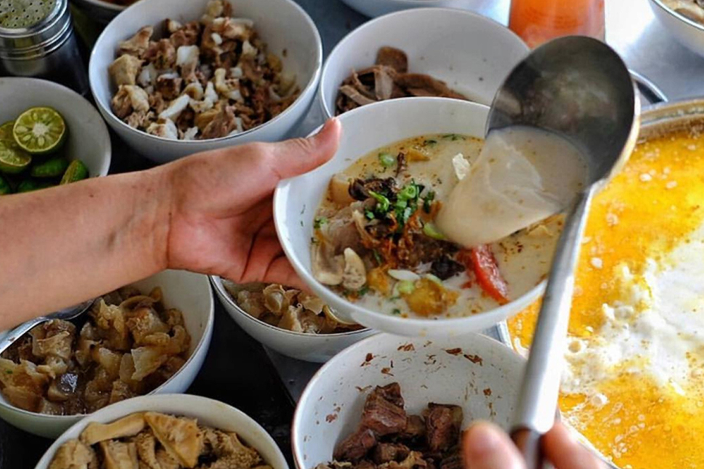 5 Surga Kuliner Kaki Lima di Puri Indah