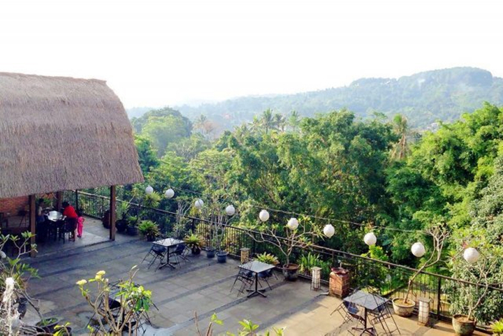 45 Tempat Makan Di Bogor Dengan Pemandangan Spektakuler