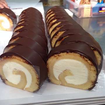 Cherish Frozen Yoghurt, Cake and Bakery - photo 9