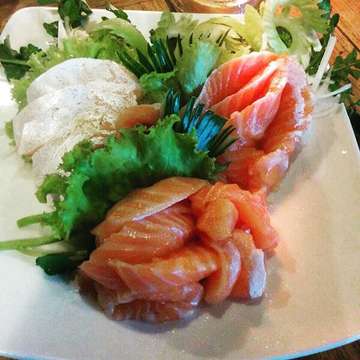 Some more protein tonight #salmon #sashimi #goodnite