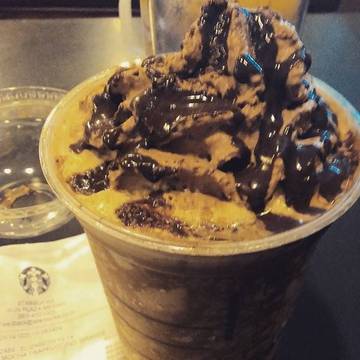 Duo Cocoa Mocha Frappuccino. 👍