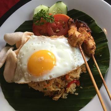Need to go on a diet and burn off all the gains I've made over the past few weeks 😭 Missing the Nasi goreng in Bali already though