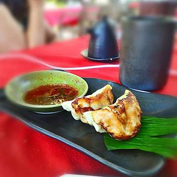Chicken Gyoza.. everybody.
RYOSHI IS OWESOME
.#japanesefood #sushi #sashimi #bali #denpasar #ryoshiseminyak #ryoshiubud #ryoshikuta #ryoshisanur #sakanayafishmarket #ryoshimallbaligaleria #ryoshihouseofjazz #lunch #dinner #jazz #jazzinbali #japaneserestaurant #sake #shochu #chuhai #wildcockvodka #freegmo #takoyaki #ramenubud #lamien #rameninubud