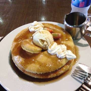 Pancake stack!! Yum (porsi gembel blom makan)