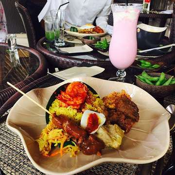 百萬大餐 😂 #印尼菜 #インドネシア #旅行 #villa #ayana #dava #bar #grill