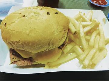 Beef N Cheddar Melt @raffels_sandwich 🍔🍟 #raffels #sandwich #sandwichporn #burger #fastfood #junkfood #food #foods #foodie #foodpic #foodgasm #foodporn #foodpics #instapic #instafood #instagood #instadaily