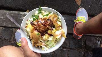 Bubur Ayam for breakfast #MakanLagiKasiKendur 😂