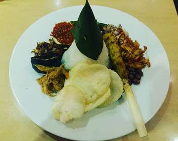Nasi campur bali #iftar #dinner #hubby #foodslover #foodstagram #jakarta #indonesianfood #indonesia