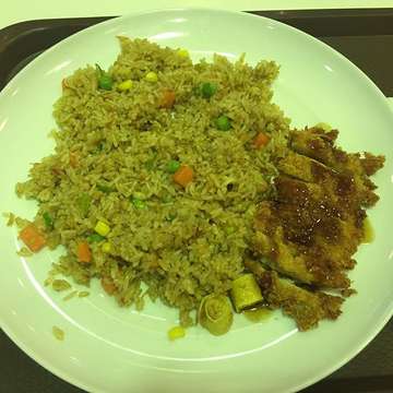 Very delicious and must try it... #friedrice #nasigoreng #chicken #katsu #chickenkatsu #freshmie #plazasenayan #centraljakarta #southjakarta #jakarta #indonesia #asia #dinner