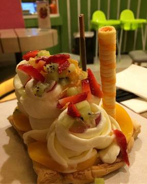 Gojira Ice Cream Bar - photo 13