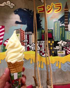 Gojira Ice Cream Bar - photo 6