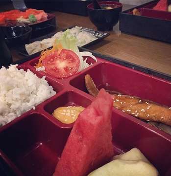 #salmon #teriyaki #bento #gyoza #salmon #sashimi #japanese #culinary #cuisine #food #foodporn #foodgasm #instafood #delicious #yummy #nomnom #makassar #id