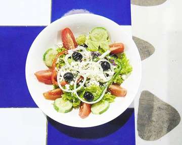 Traditional Greek Salad made from Fresh Ingredients 😍👌
Certainly a healthy option for you!